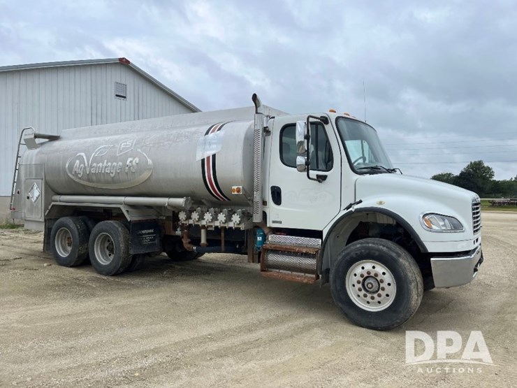 2010-freightliner-business-class-m2-petroleum-truck-(jn2961,-unit-491)-image-6