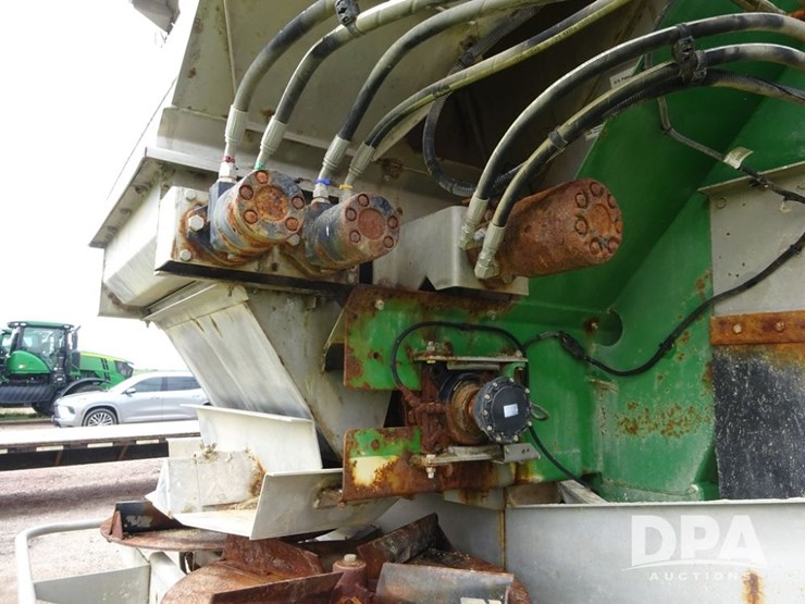 2019-john-deere-f4365-image-75
