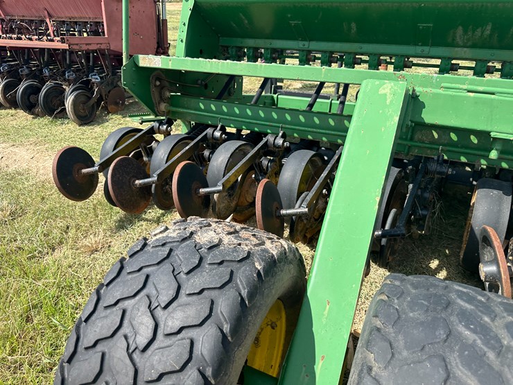 john-deere-750-image-21