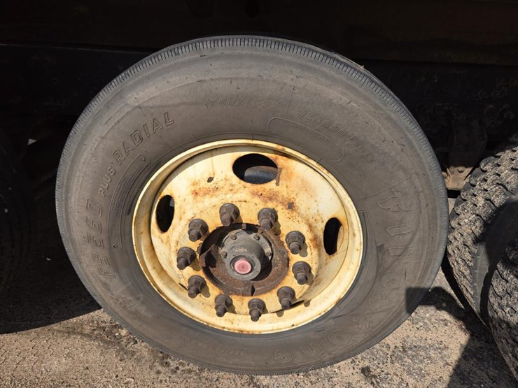 2015-mack-granite-gu813-image-115