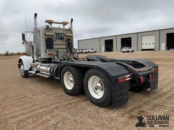 2015-kenworth-w900-image-7