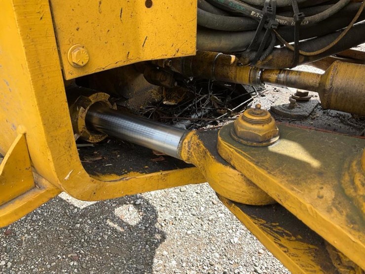 1985-deere-648d-image-23