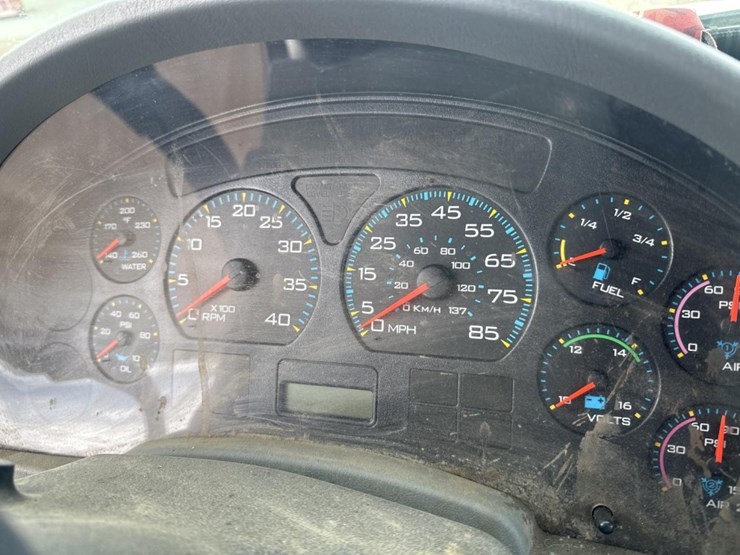 2005-international-durastar-4200-image-33