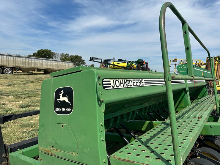 john-deere-750-image-24