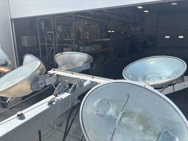 #1309-•-allmand-night-pro-towable-light-plant-image-7