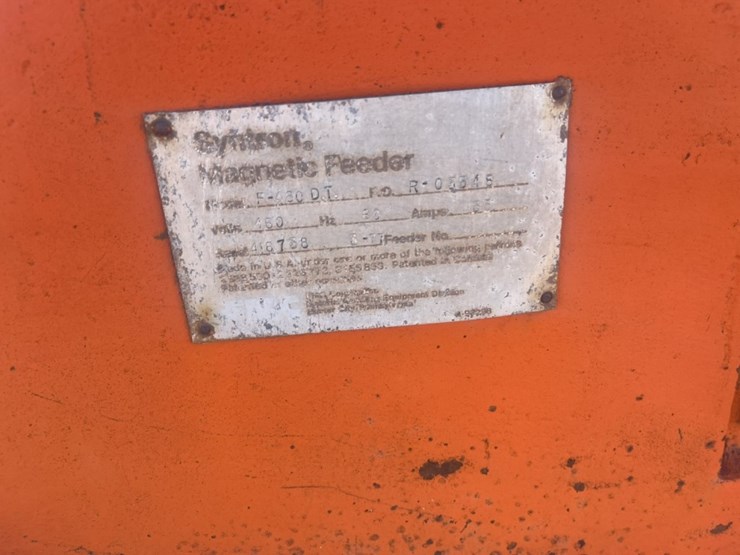 #1570-•-approx-4'-syntron-magnetic-feeder-image-11