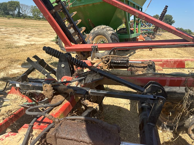 case-ih-330-image-35