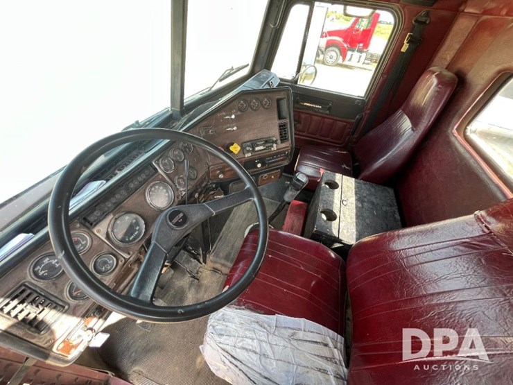 1991-freightliner-truck-(jn2955,-unit-758)-image-51