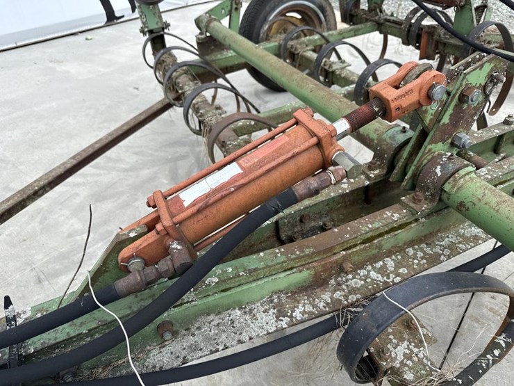 john-deere-18-image-12