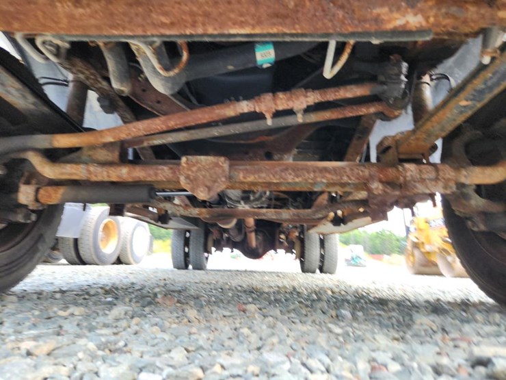 2002-ford-f550-image-39