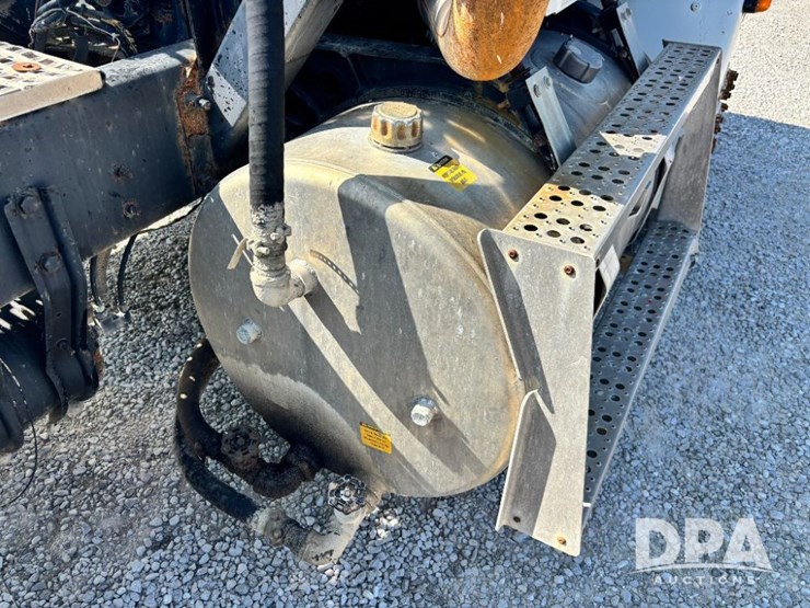 1998-cummins-m11-image-45