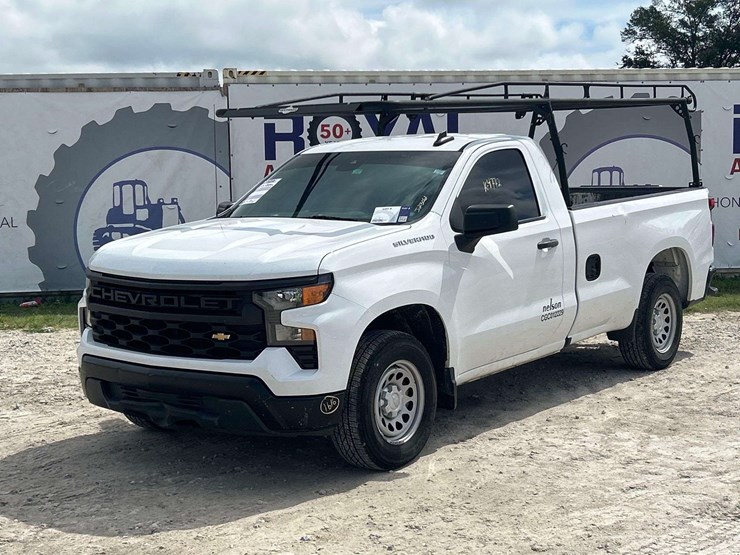2022-chevrolet-silverado-1500-image-1