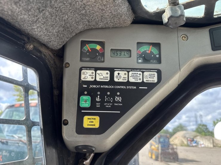 2003-bobcat-s160-image-38
