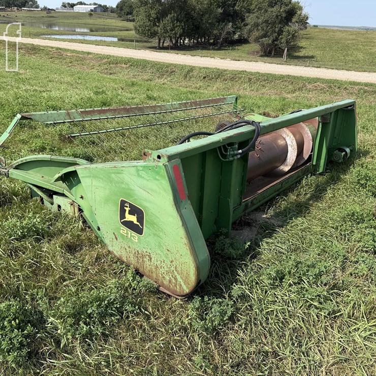 JOHN DEERE 213