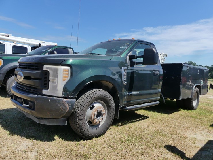 2019-ford-f350-xl-image-1