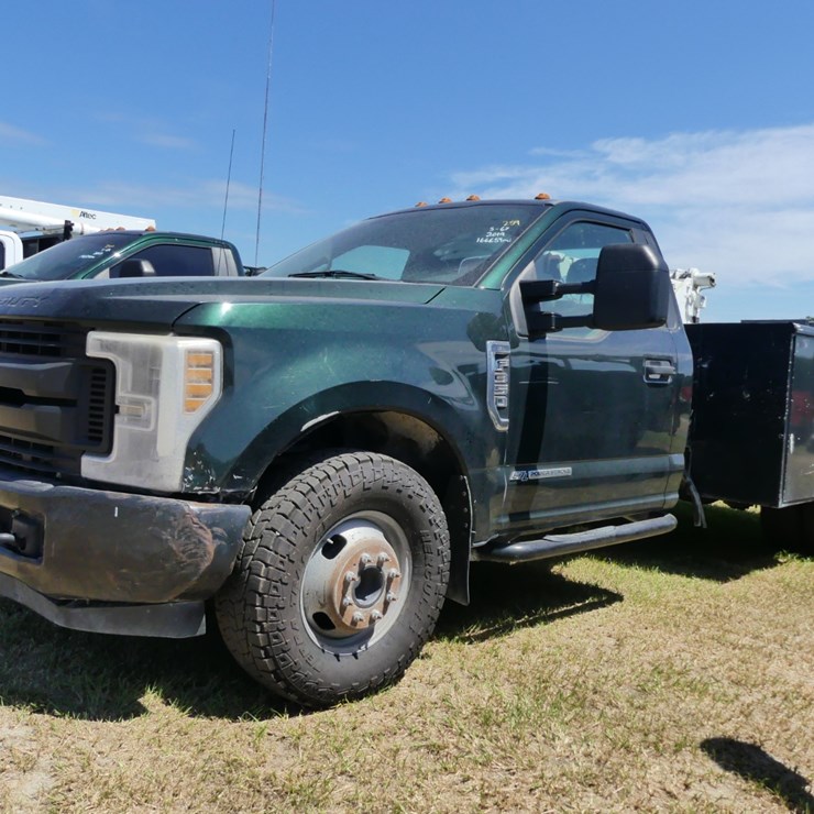 2019 FORD F350 XL
