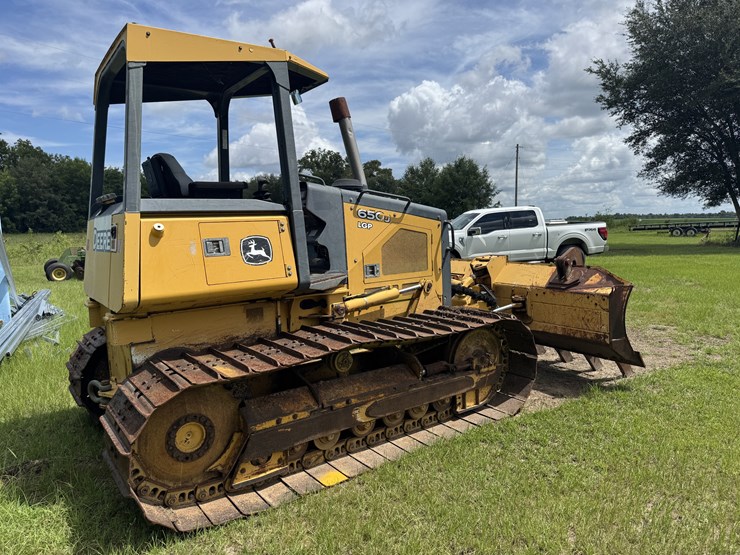 2011-deere-650j-image-3