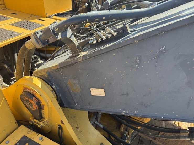 2020-deere-670g-lc-image-17