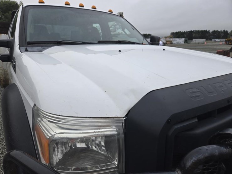 2011-ford-f550-image-11