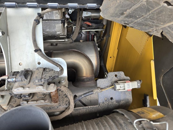 2022-deere-333g-image-37