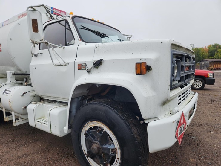 #1647-•-1976-gmc-fuel-truck-image-16
