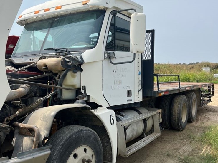 1999-freightliner-century-class-flatbed-truck-(pz13910,-unit-15073)-image-5