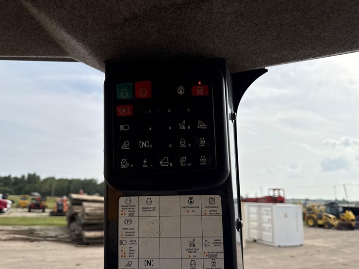 2021-deere-450-lgp-image-24