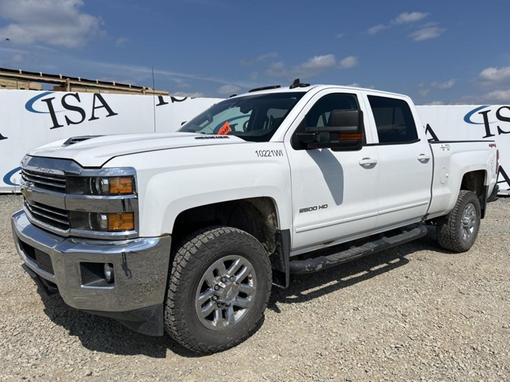 2018-chevrolet-2500-image-1