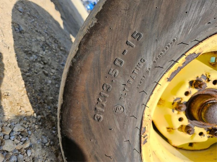 john-deere-566-image-32