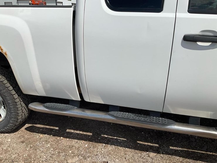 2013-chevrolet-silverado-2500-image-38