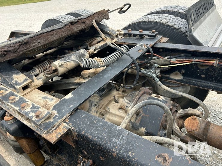1999-kenworth-t600-image-27