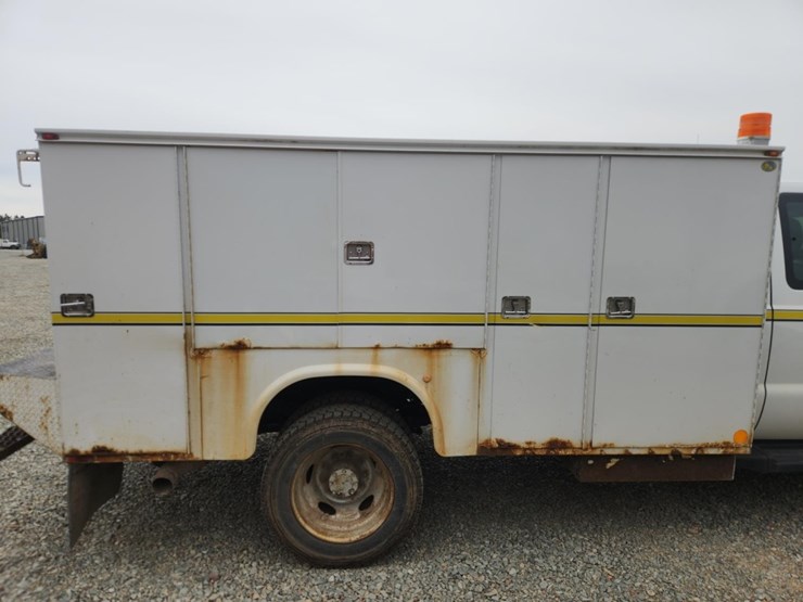 2011-ford-f550-image-37