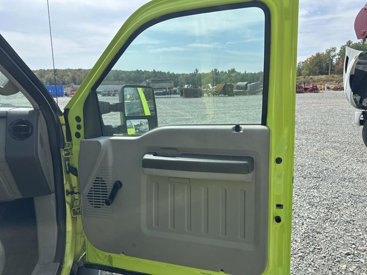 2010-ford-f250-image-25