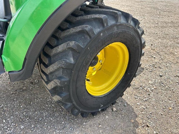 2020-john-deere-1023e-image-22