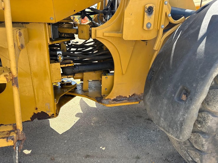 caterpillar-928hz-image-10