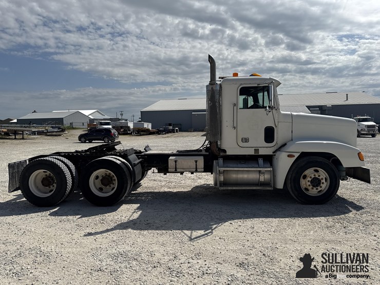 1998-freightliner-fld120-image-4