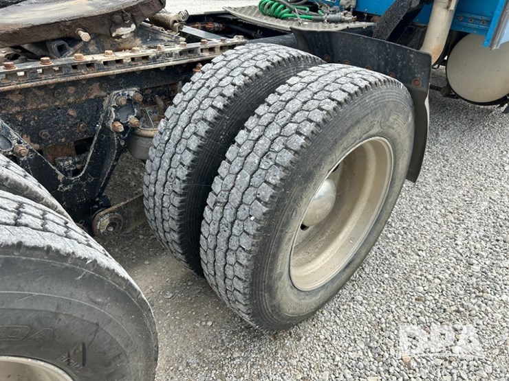 1999-kenworth-t600-image-26