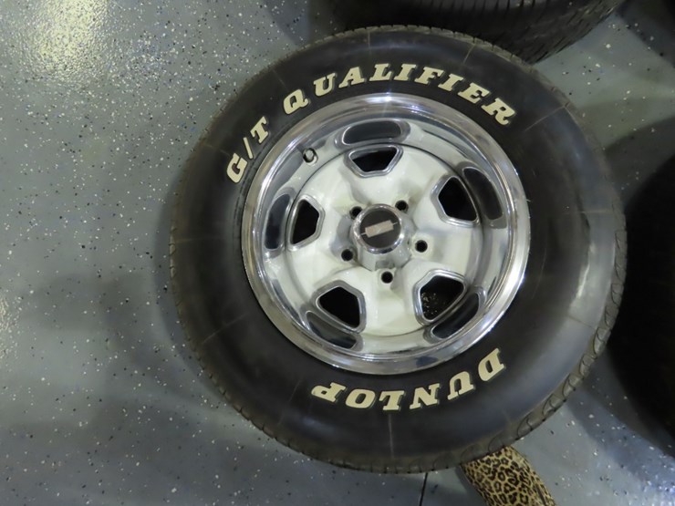 1970's-oldsmobile-rallye-rims-in-white-image-4