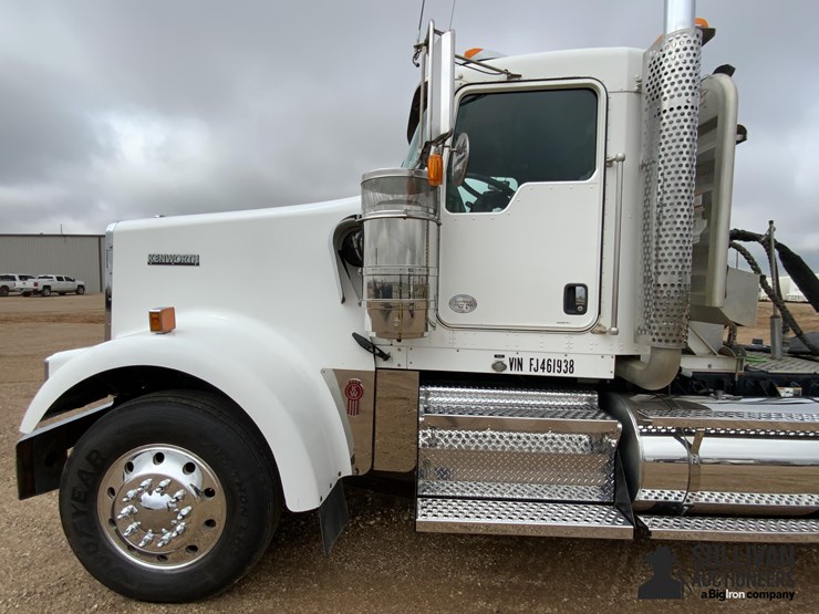 2015-kenworth-w900-image-9