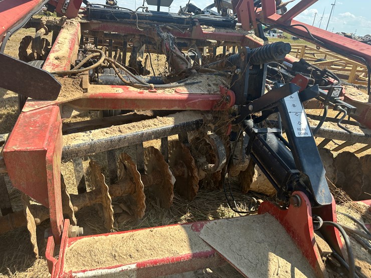 case-ih-330-image-49