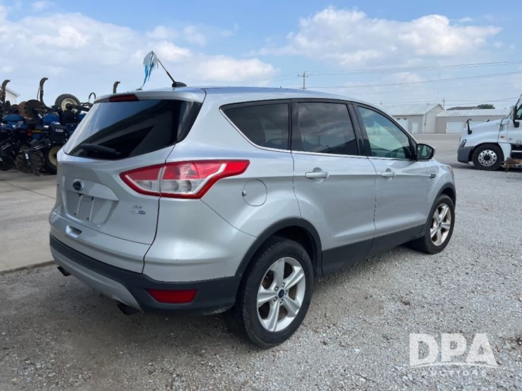 2015-ford-escape-se-image-7