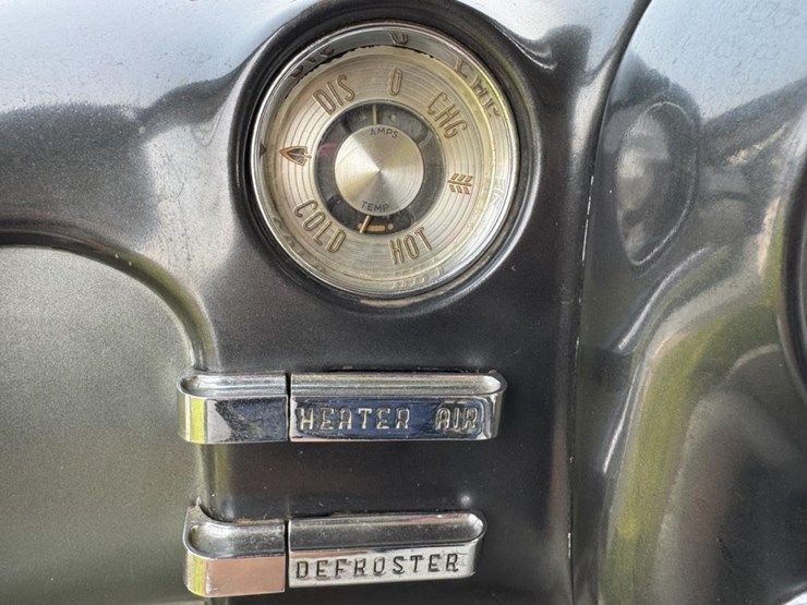 #1062-•-1949-buick-series-50-super-sedan-image-41