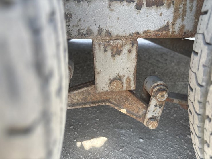 #1311-•-arising-industries-approx-30'-enclosed-trailer-image-17