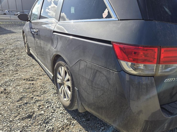 2014-honda-odyssey-image-21