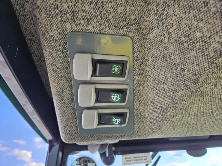john-deere-1025r-image-46