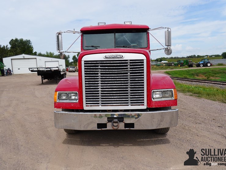 2000-freightliner-fld120-image-2