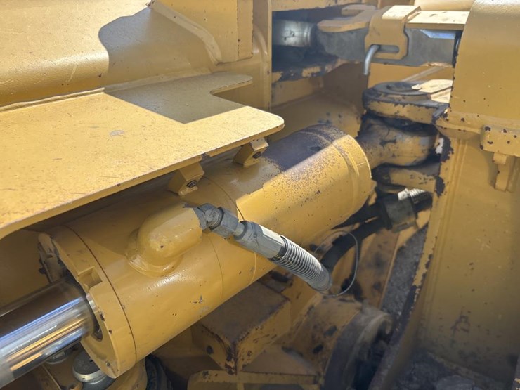 2018-caterpillar-d6t-lgp-image-41