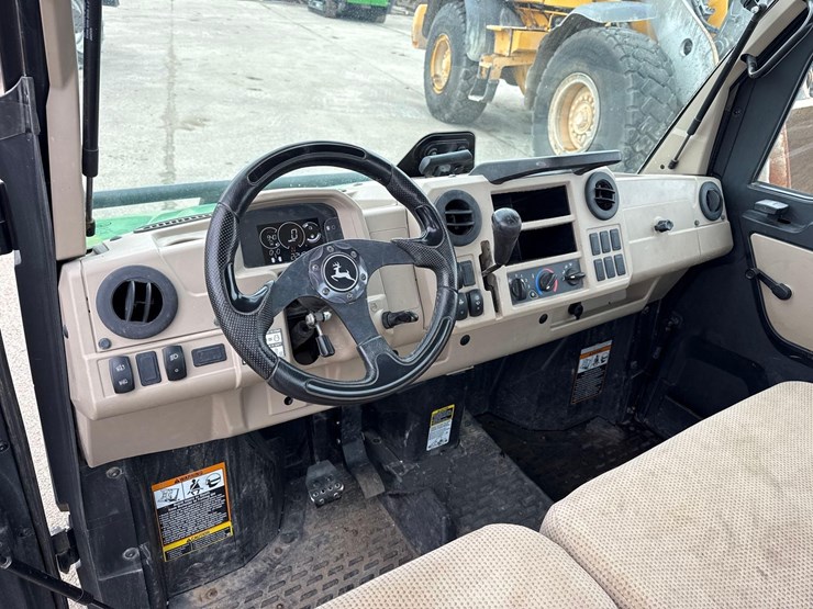 2020-john-deere-gator-image-17