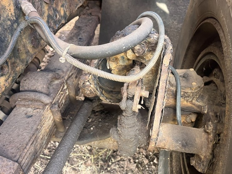 #2688-•-1998-navistar-2674-6x4-day-cab-truck-tractor-image-49