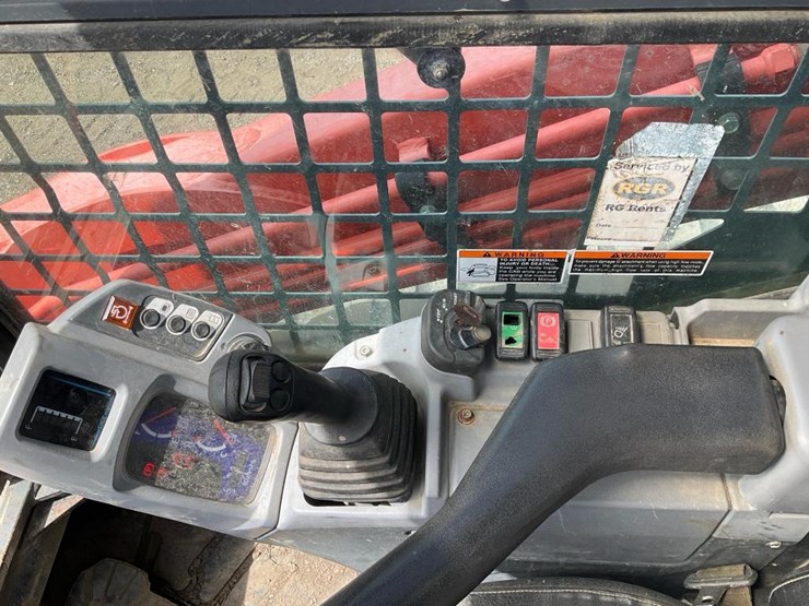 2016-kubota-svl95-2s-image-30